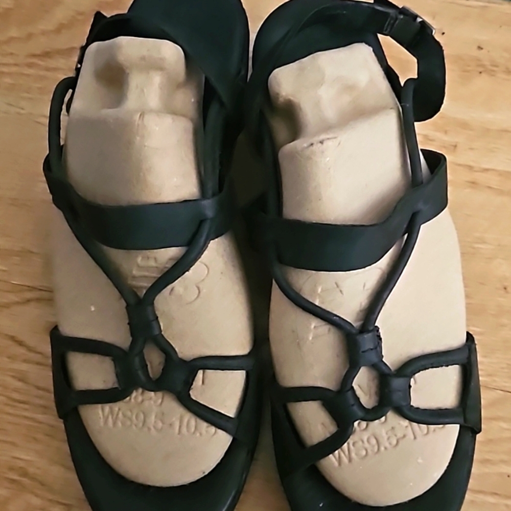 Born Black Sandals, 10-42